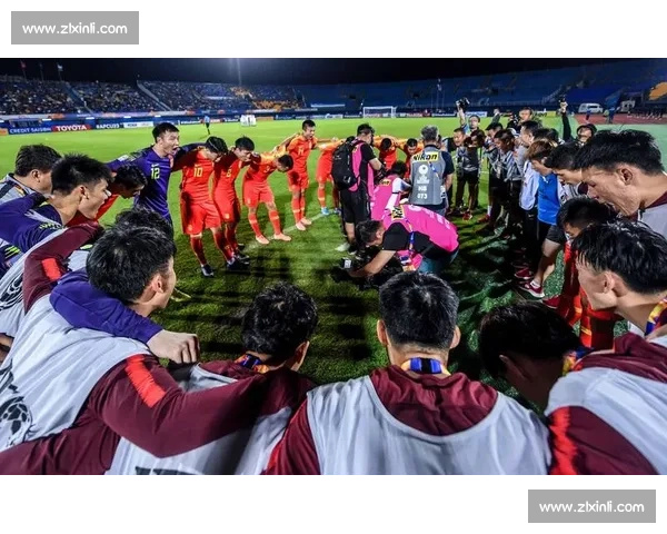 国足迎战中国香港：客队剑指破门保平，边路对决暗藏玄机